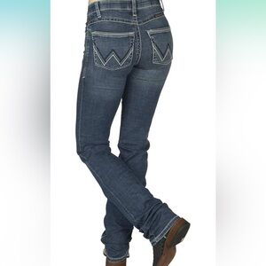 NEW 🌺 Wrangler Willow Riding Jeans Size 9/10 x 34" Comfort Waistband Boot Cut